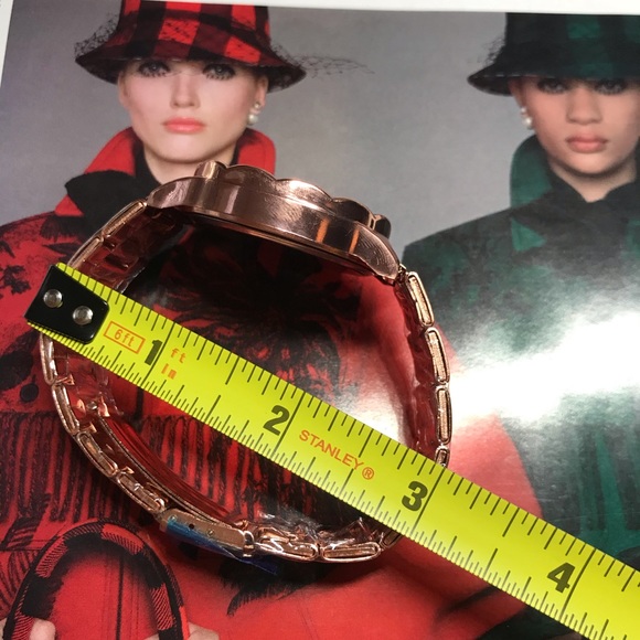 Fashion Watch Rose Gold - Picture 7 of 8